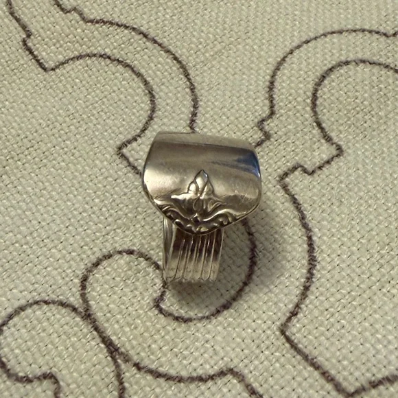 Silver Spoon ring - Picture 2 of 6